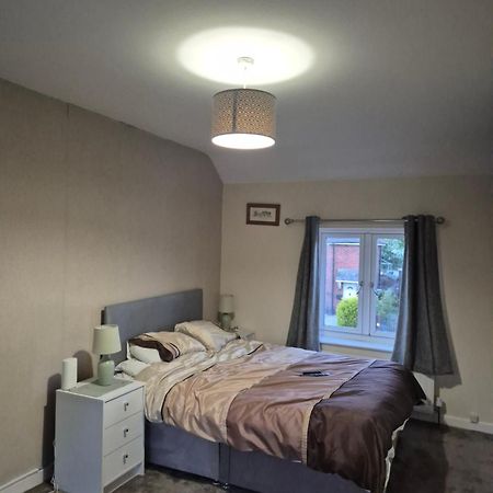 Accomadation Wrexham Eksteriør billede