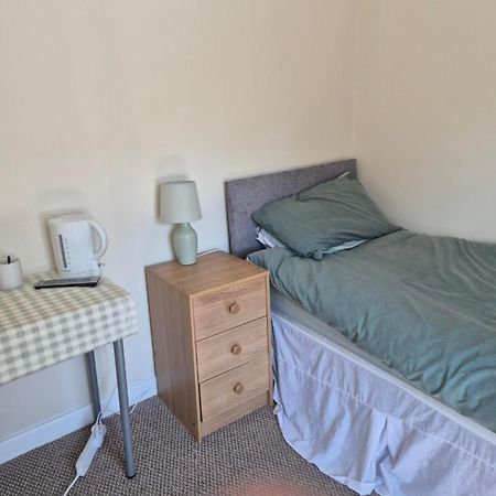 Accomadation Wrexham Eksteriør billede
