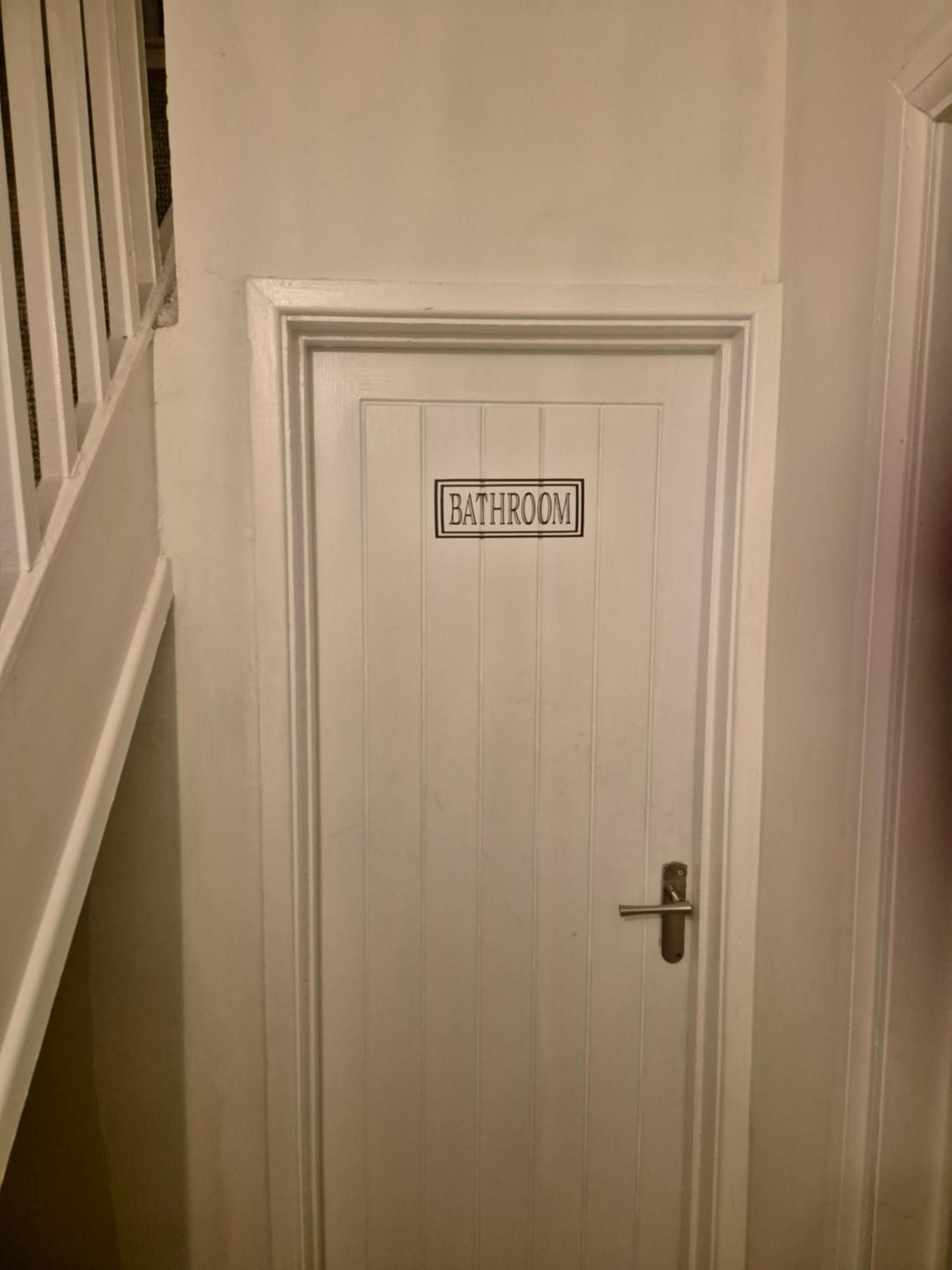 Accomadation Wrexham Eksteriør billede