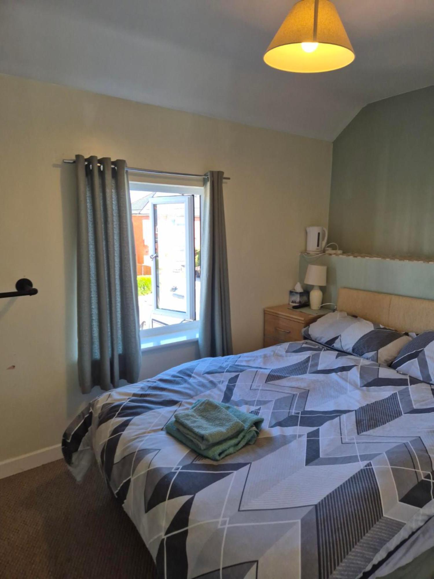 Accomadation Wrexham Eksteriør billede
