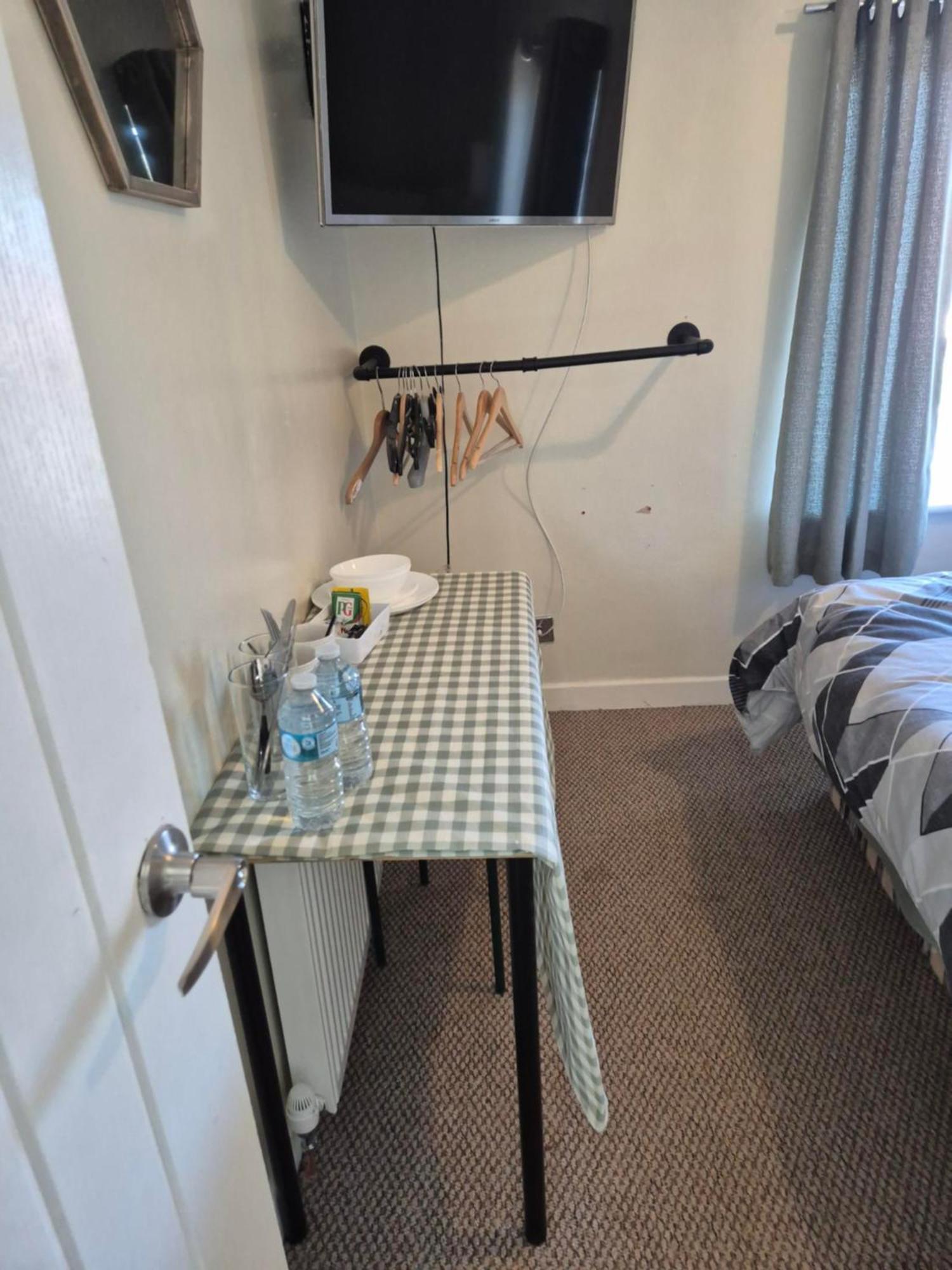 Accomadation Wrexham Eksteriør billede