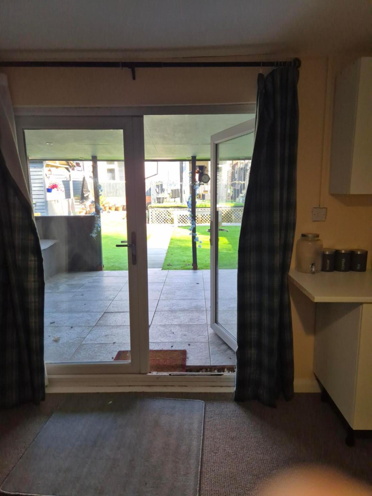 Accomadation Wrexham Eksteriør billede