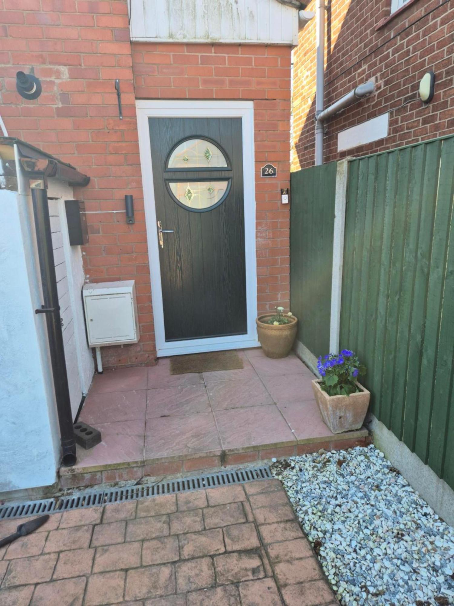 Accomadation Wrexham Eksteriør billede