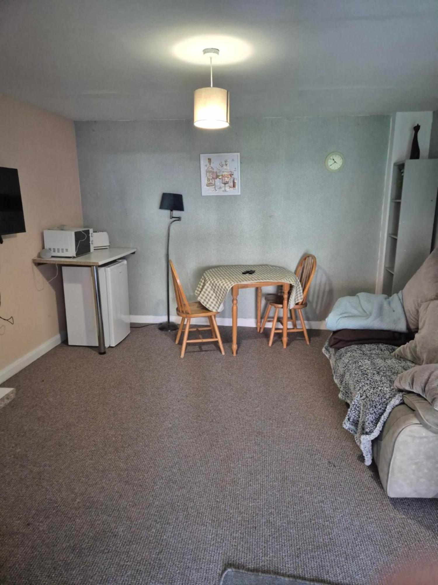 Accomadation Wrexham Eksteriør billede