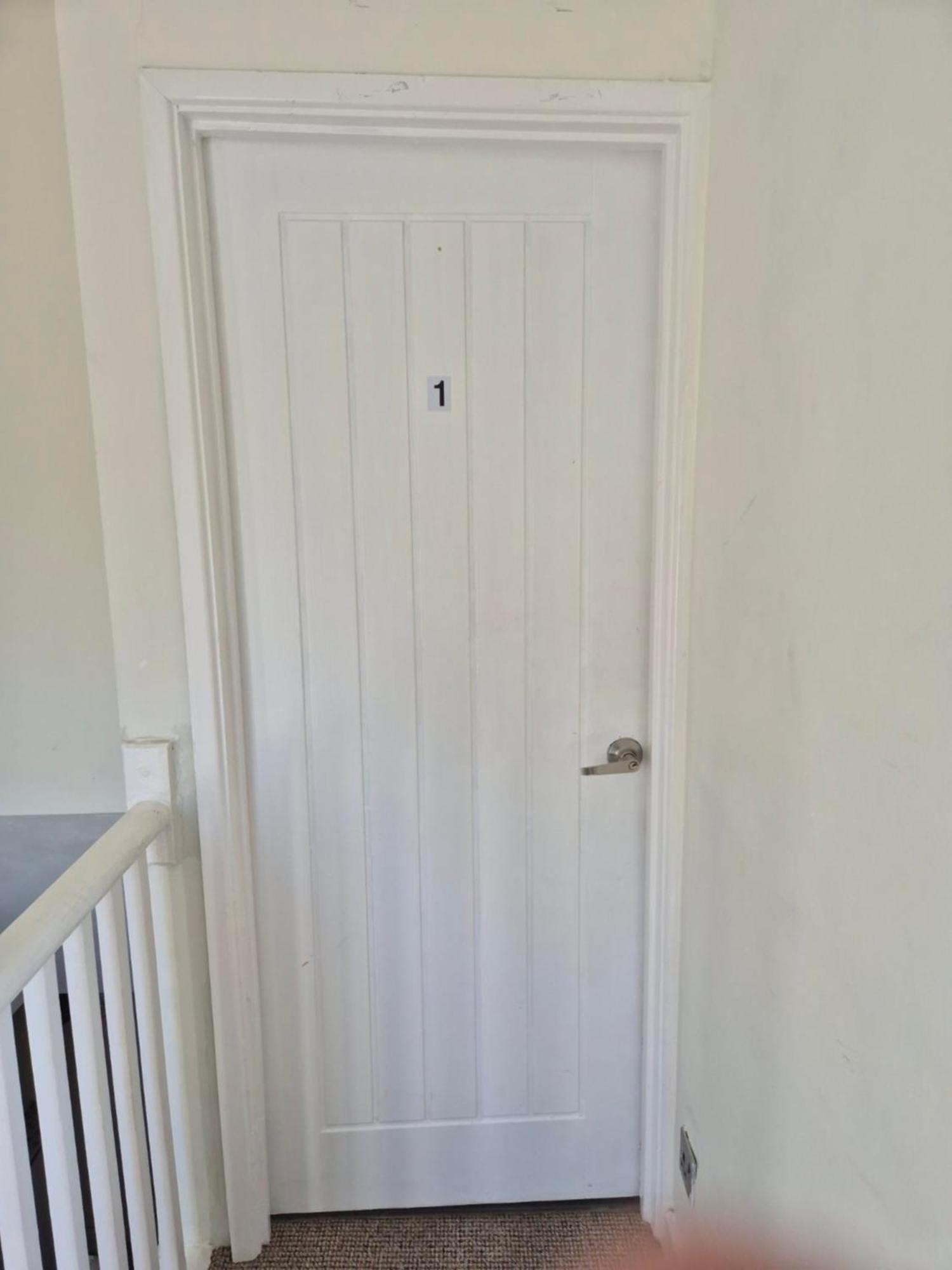 Accomadation Wrexham Eksteriør billede