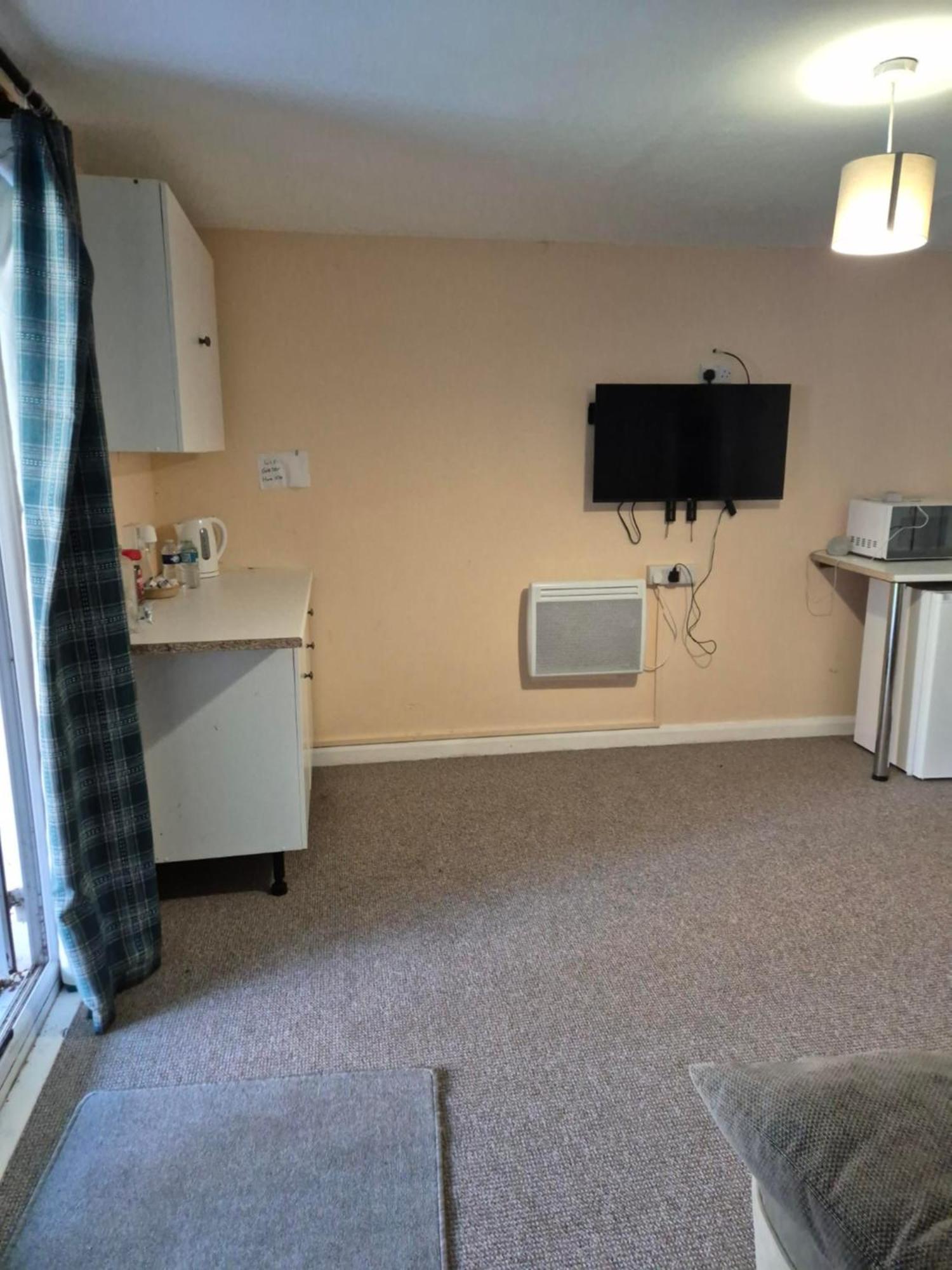 Accomadation Wrexham Eksteriør billede