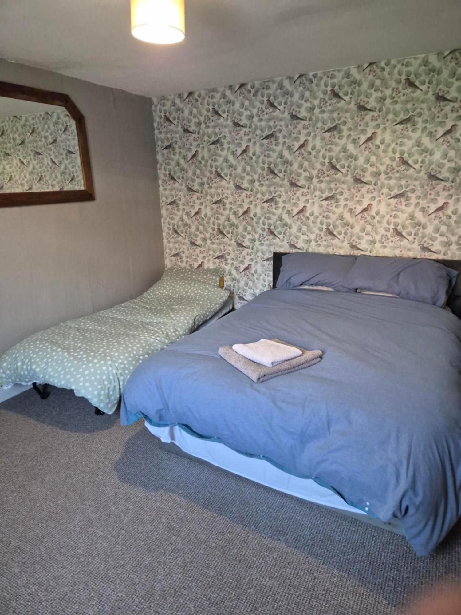 Accomadation Wrexham Eksteriør billede