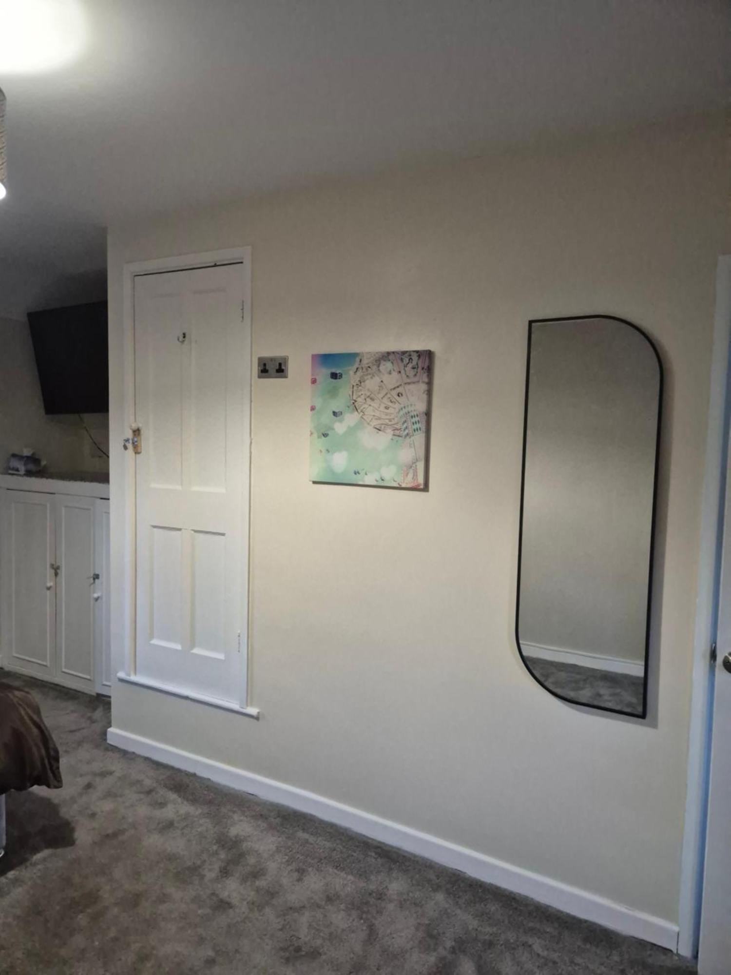 Accomadation Wrexham Eksteriør billede